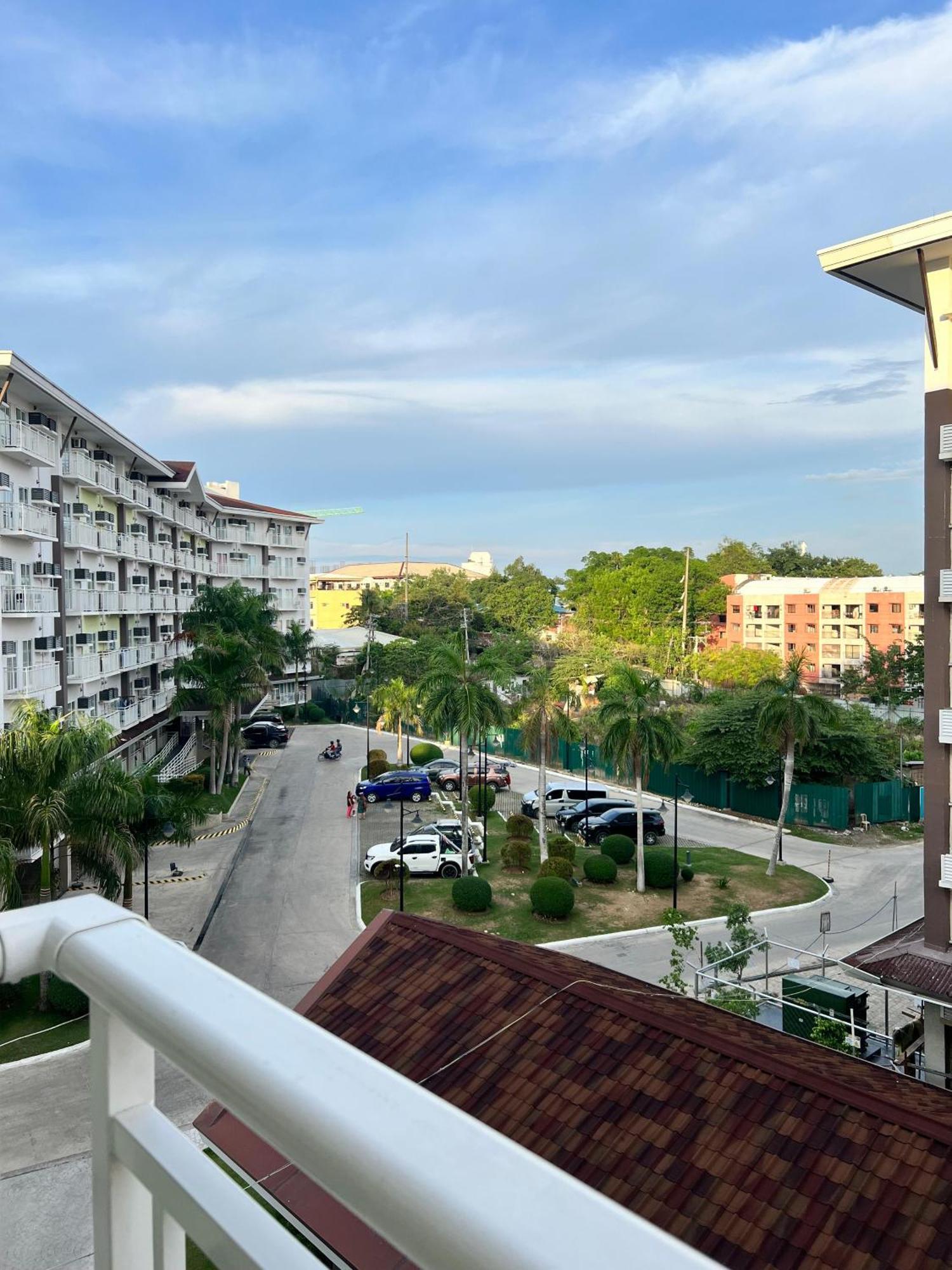Vp - Amani Grand Resort Residences, 03 Minutes Away From Mactan Airport - Bldg B - Unit 522 Đảo Mactan Ngoại thất bức ảnh